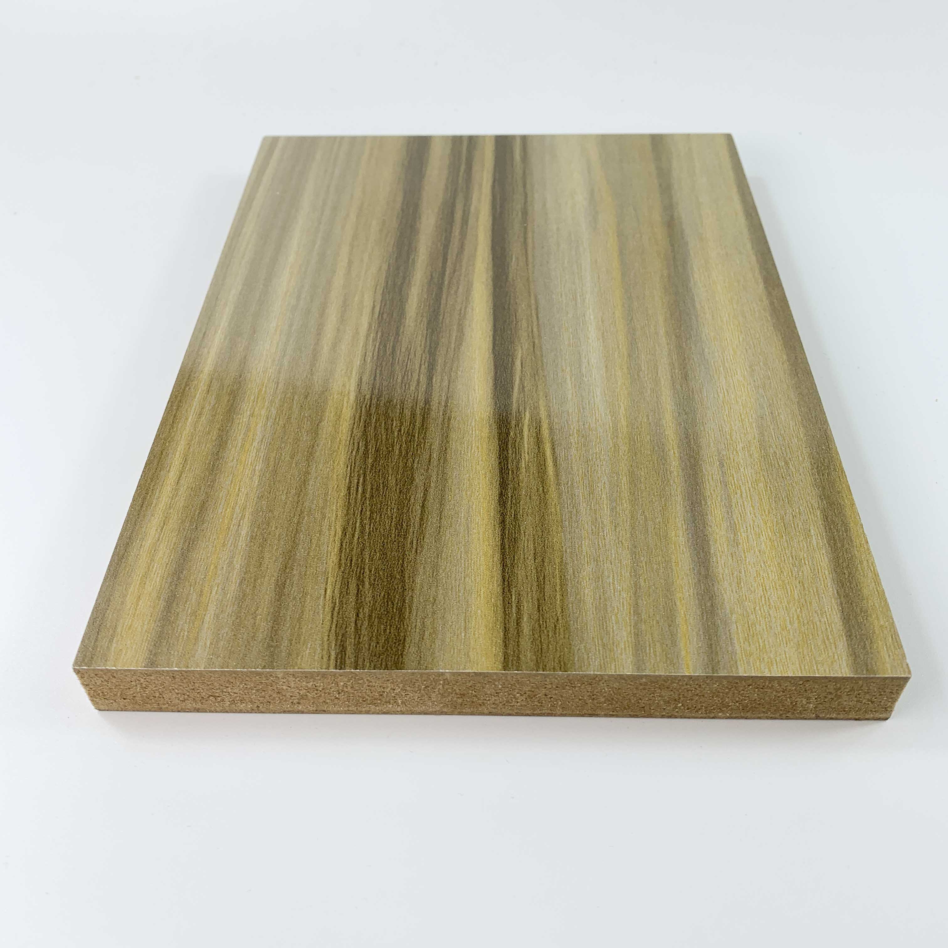 Wholesale 18mm Wood Grain Laminated MDF From China